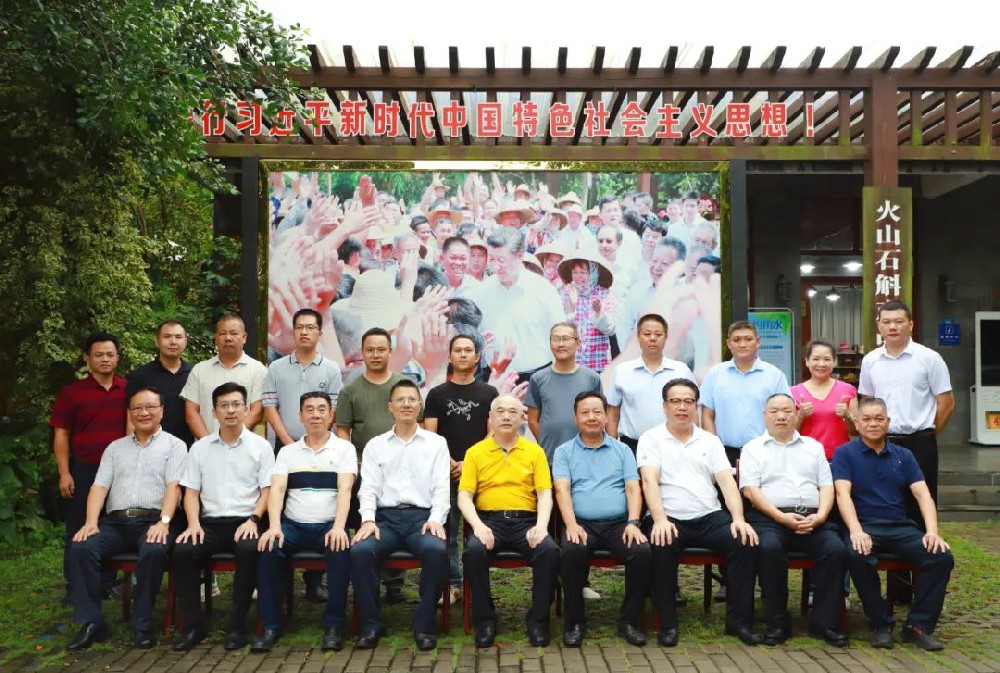 海南省湖南商会助力秀英区石山镇施茶村乡村振兴